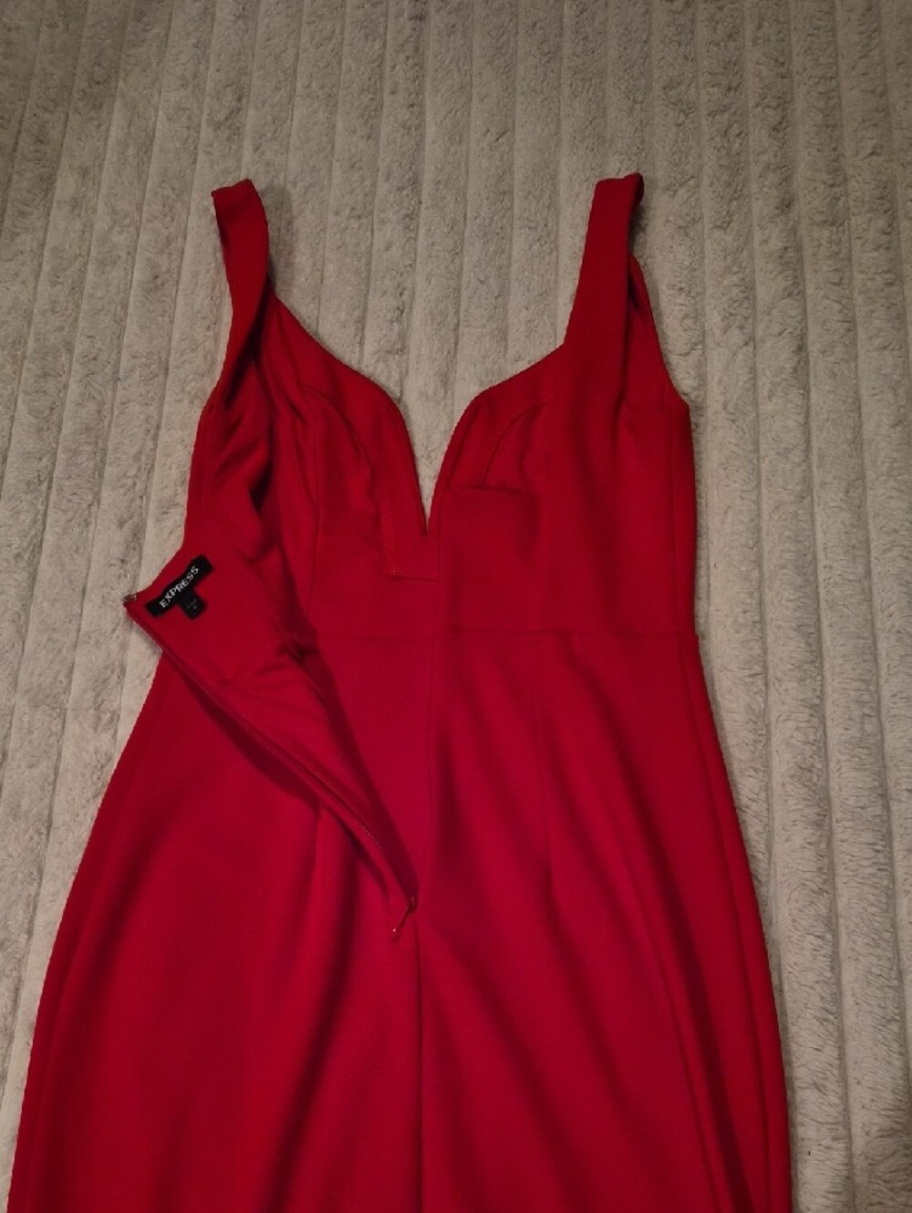 Express Red V-Neck Mini Bodycon Dress - Picture 4 of 5